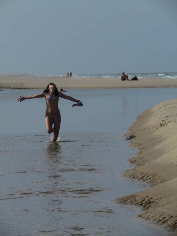 Curtindo o lindo dia em Marconi Beach, em Cape Cod, litoral sul de Massachusetts, nos Estados Unidos